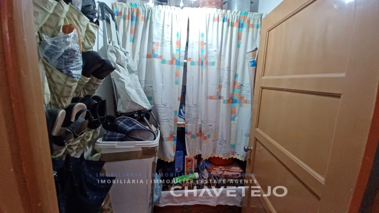 Prédio para Venda em São João Baptista e Santa Maria dos Olivais Foto 39