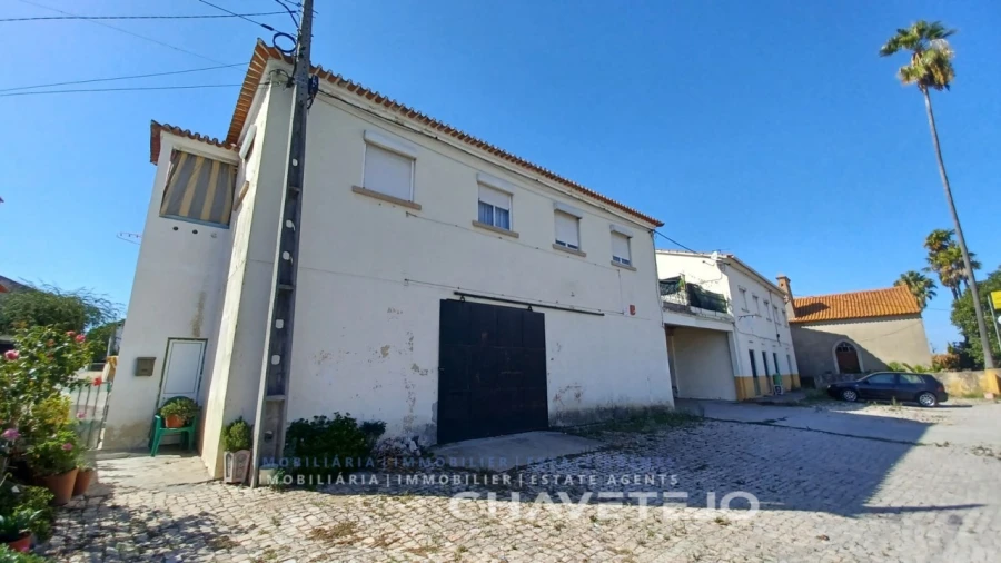 Prédio para Venda em São João Baptista e Santa Maria dos Olivais