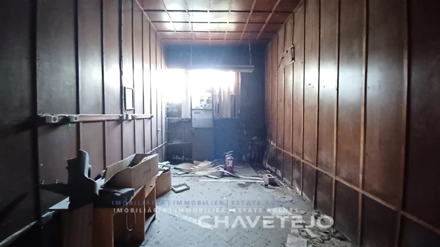 Prédio para Venda em São João Baptista e Santa Maria dos Olivais Foto 7