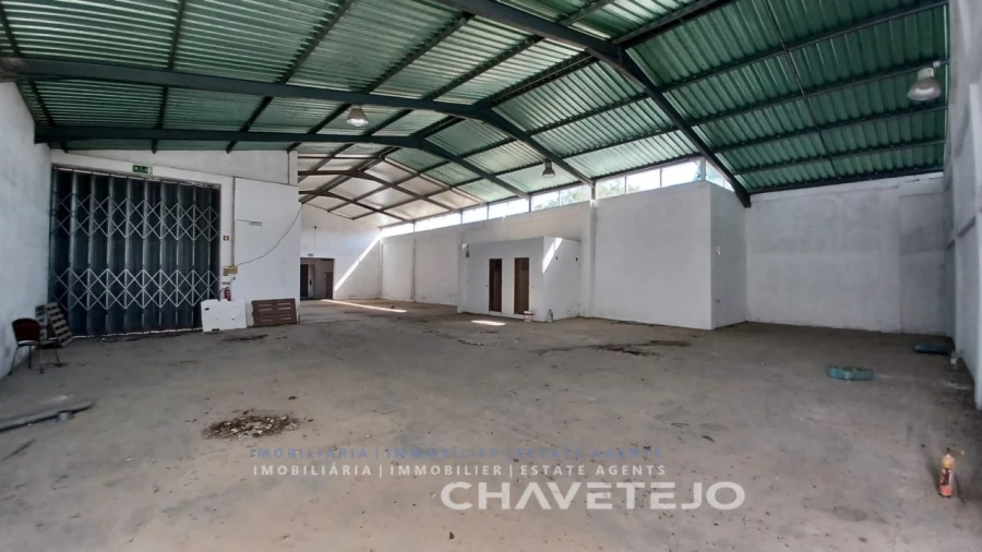 Prédio para Venda em São João Baptista e Santa Maria dos Olivais Foto 17