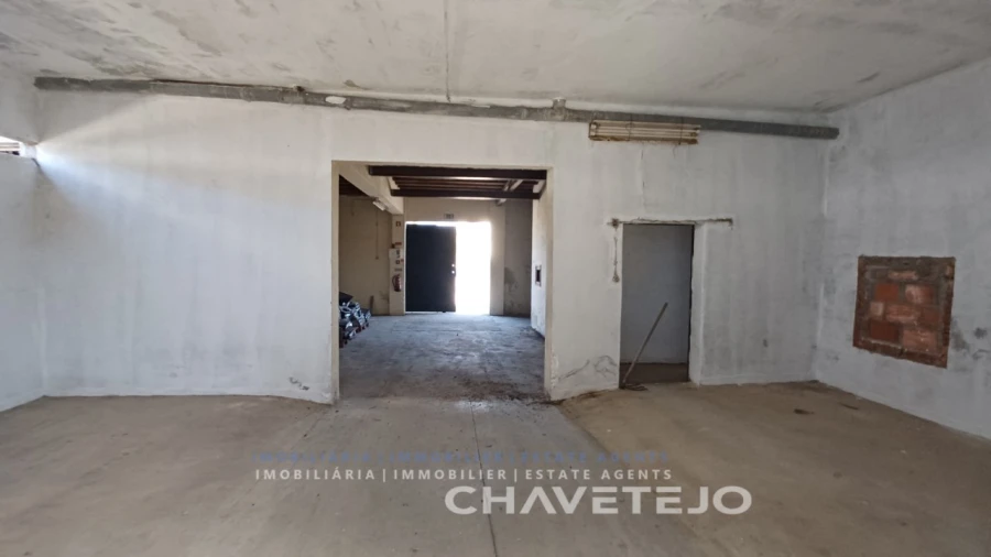 Prédio para Venda em São João Baptista e Santa Maria dos Olivais Foto 18