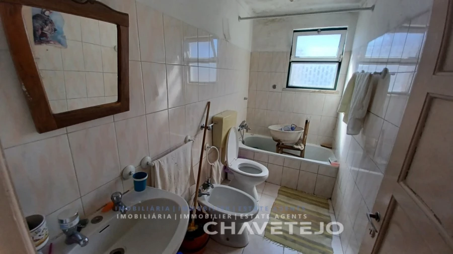 Prédio para Venda em São João Baptista e Santa Maria dos Olivais Foto 24