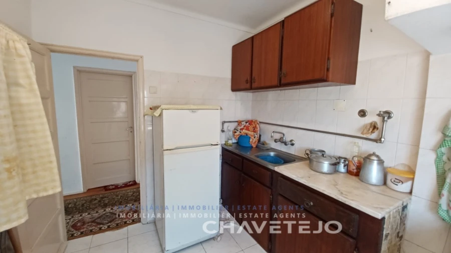 Prédio para Venda em São João Baptista e Santa Maria dos Olivais Foto 26