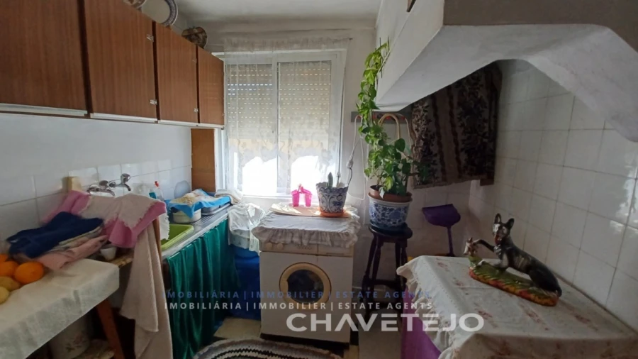 Prédio para Venda em São João Baptista e Santa Maria dos Olivais Foto 38