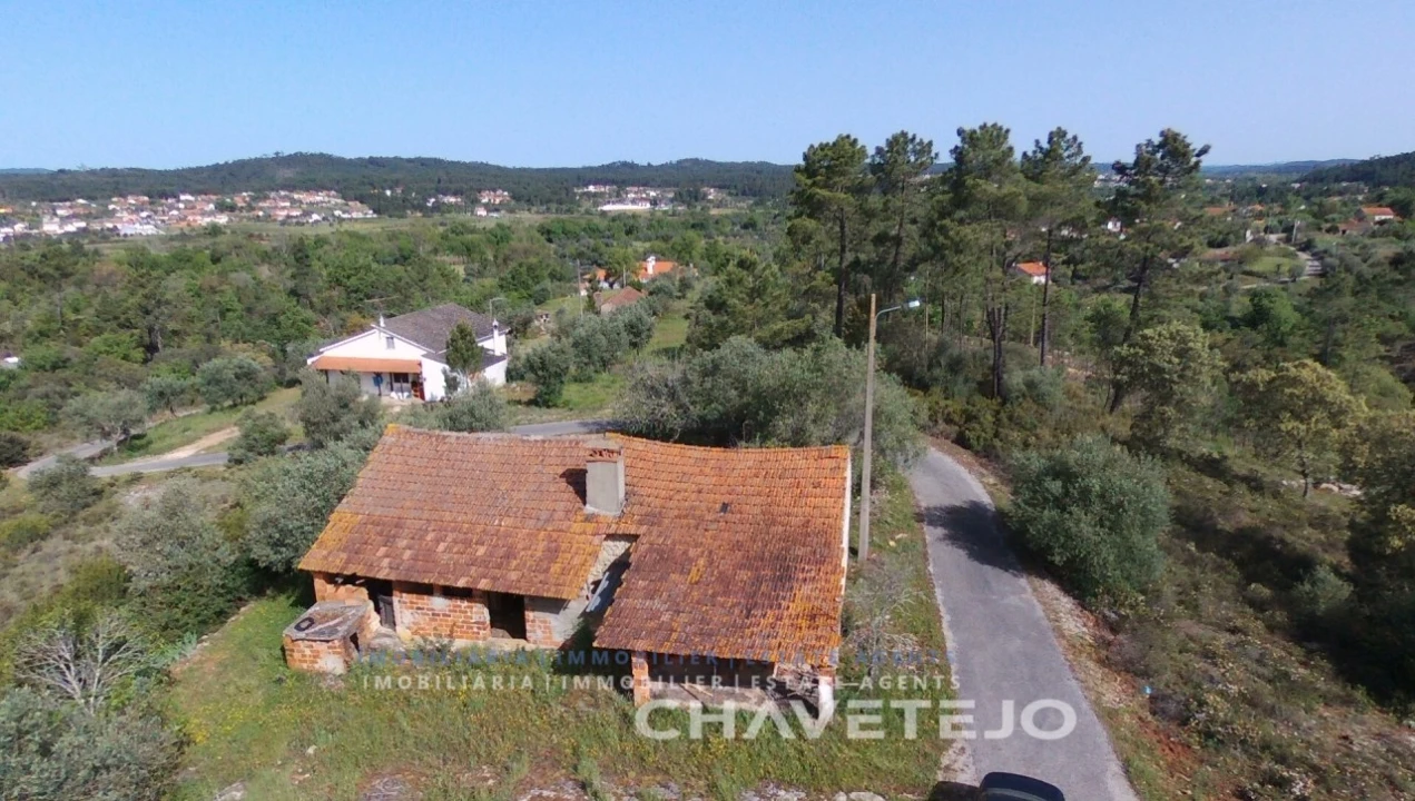Moradia T3 para Venda em Freixianda, Ribeira do Fárrio e Formigais Foto 3