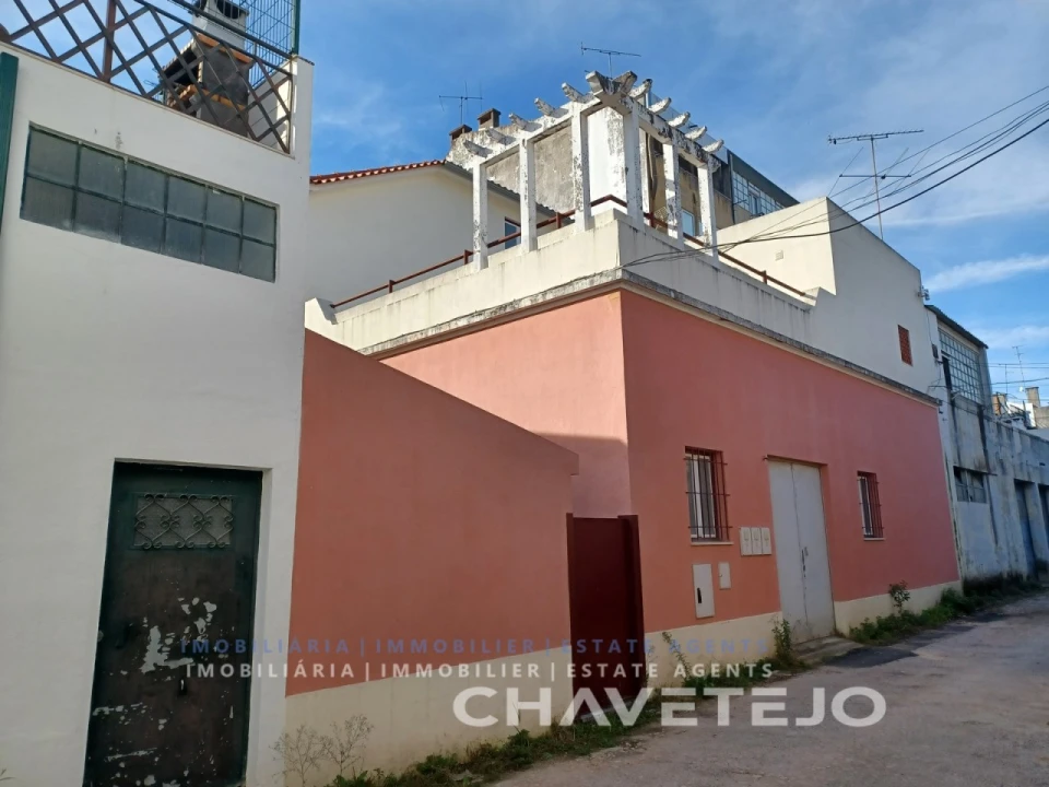 Prédio para Venda em São João Baptista e Santa Maria dos Olivais Foto 3