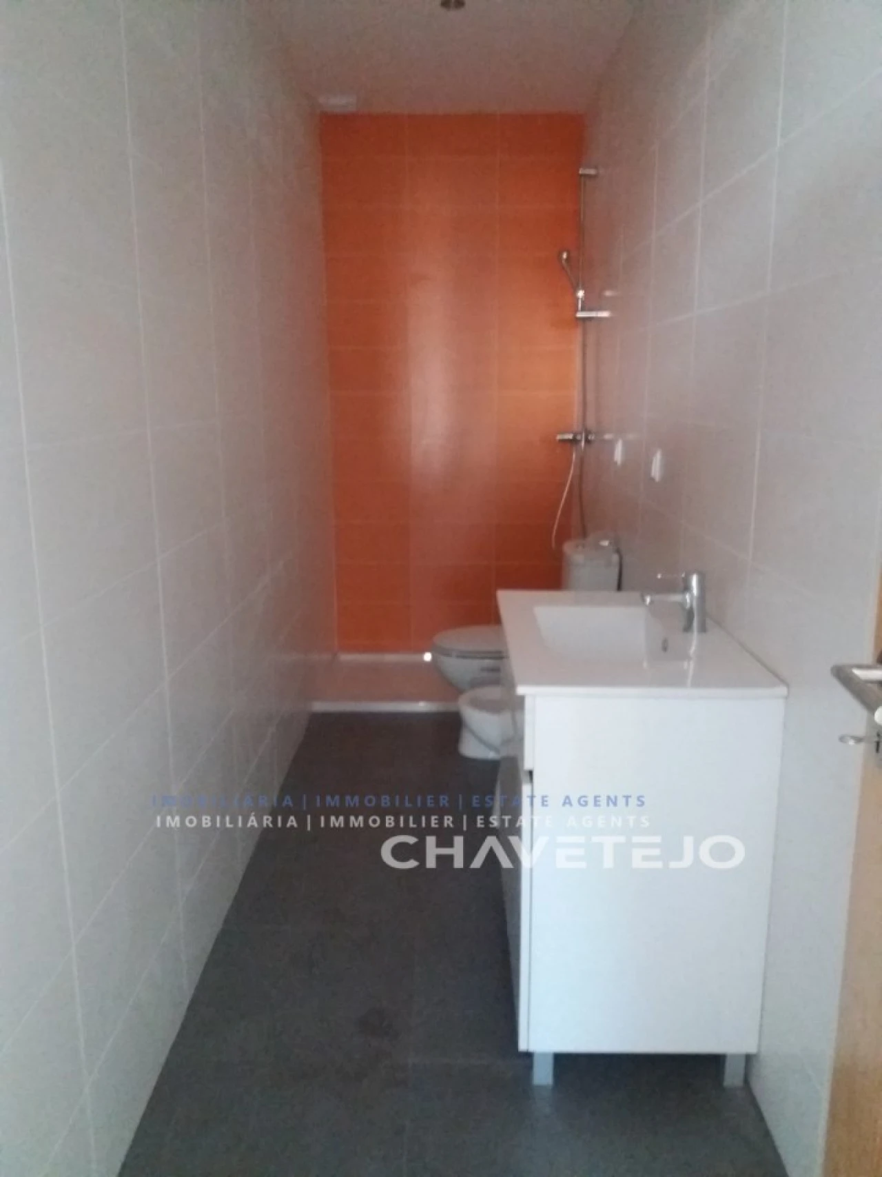 Prédio para Venda em São João Baptista e Santa Maria dos Olivais Foto 10