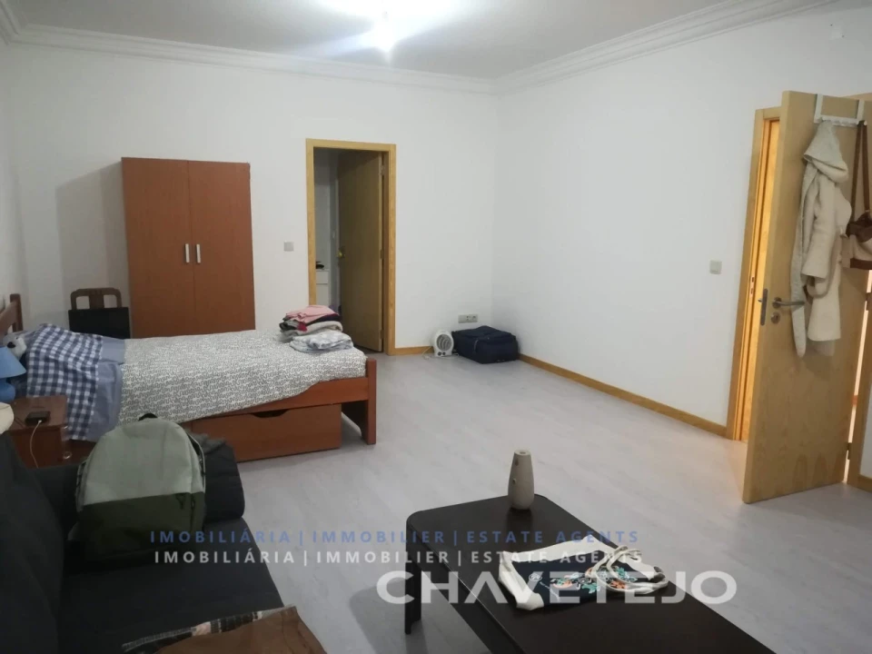 Prédio para Venda em São João Baptista e Santa Maria dos Olivais Foto 16