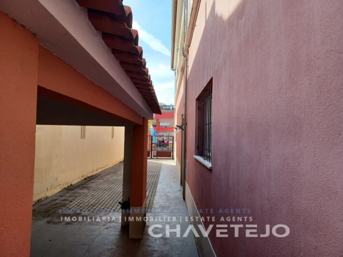 Prédio para Venda em São João Baptista e Santa Maria dos Olivais Foto 4
