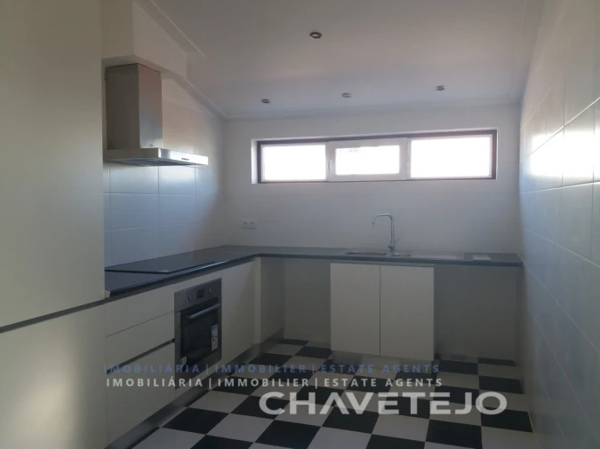 Prédio para Venda em São João Baptista e Santa Maria dos Olivais Foto 7