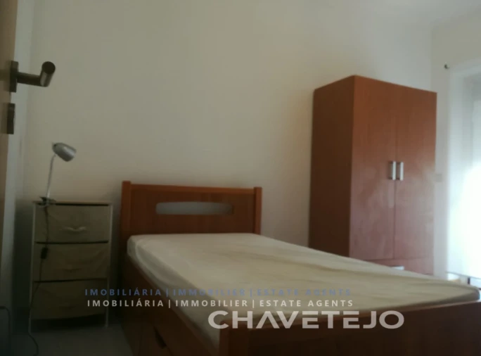 Prédio para Venda em São João Baptista e Santa Maria dos Olivais Foto 18