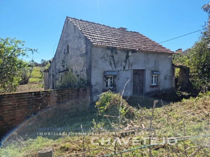 Moradia T2 para Venda em Beco Foto 1