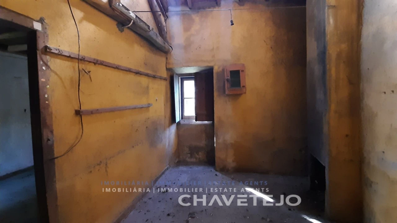 Moradia T4 para Venda em Pussos São Pedro Foto 11