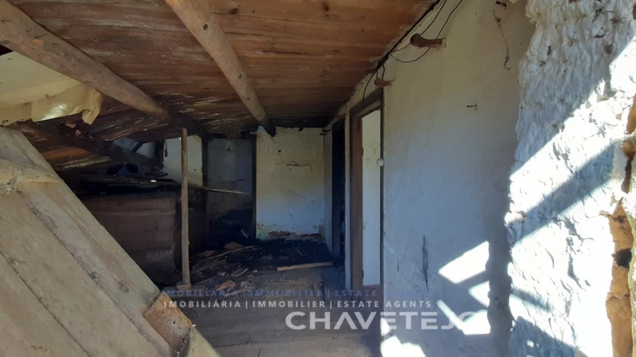 Moradia T4 para Venda em Pussos São Pedro Foto 5