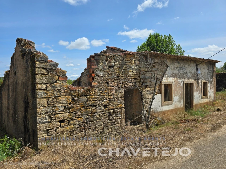 Moradia T2 para Venda em Areias e Pias Foto 2