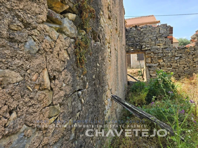 Moradia T2 para Venda em Areias e Pias Foto 4