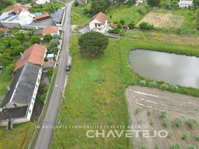 Terreno para Venda em Casais e Alviobeira Foto 3