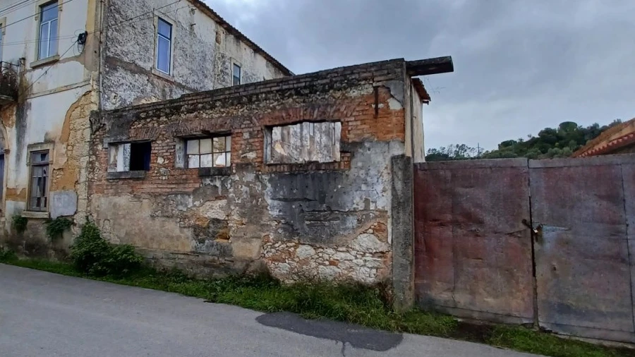 Prédio para Venda em Madalena e Beselga