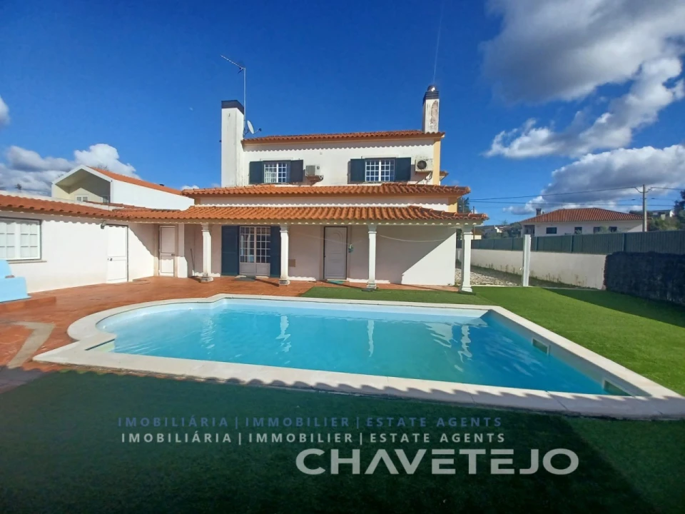 Moradia T4 para Venda em Ferreira do Zezere Foto 1