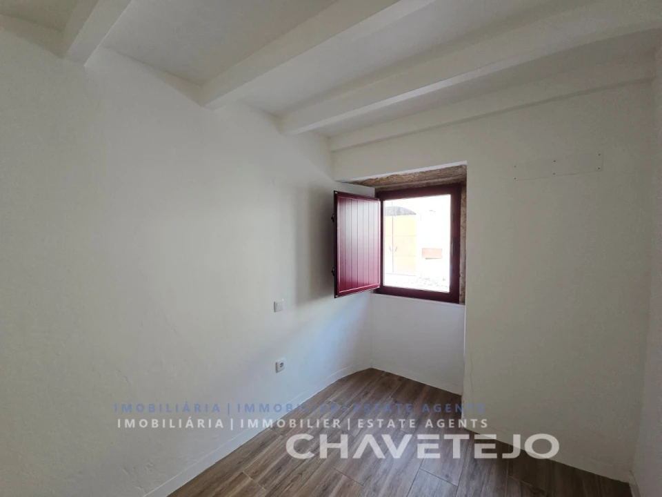 Moradia T2 para Venda em Carregueiros Foto 6