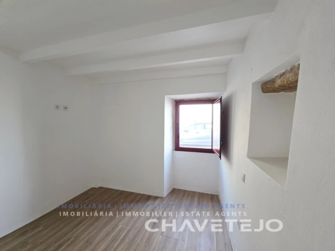 Moradia T2 para Venda em Carregueiros Foto 5