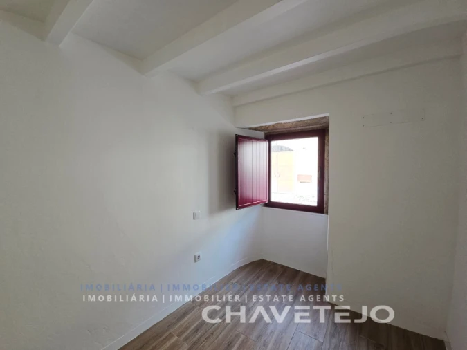 Moradia T2 para Venda em Carregueiros Foto 6