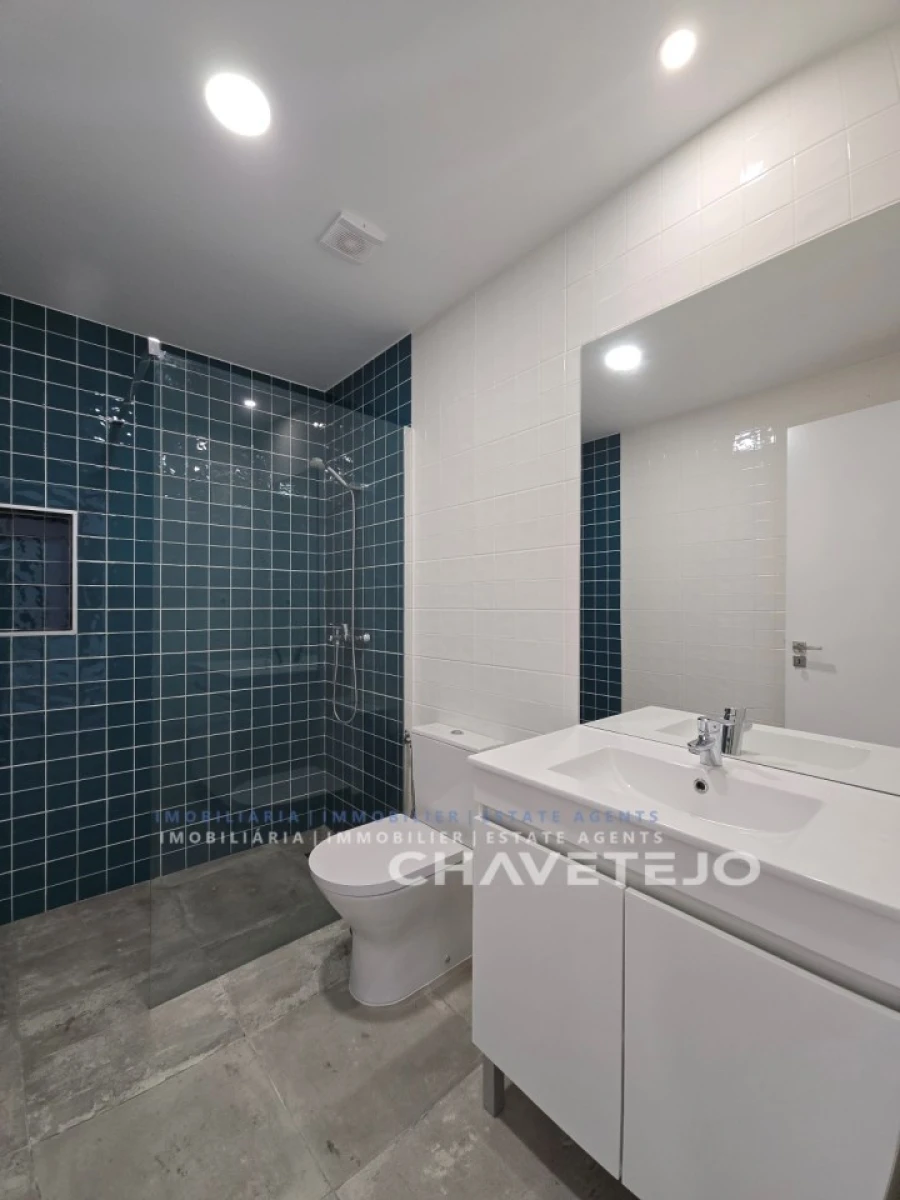 Moradia T2 para Venda em Carregueiros Foto 8