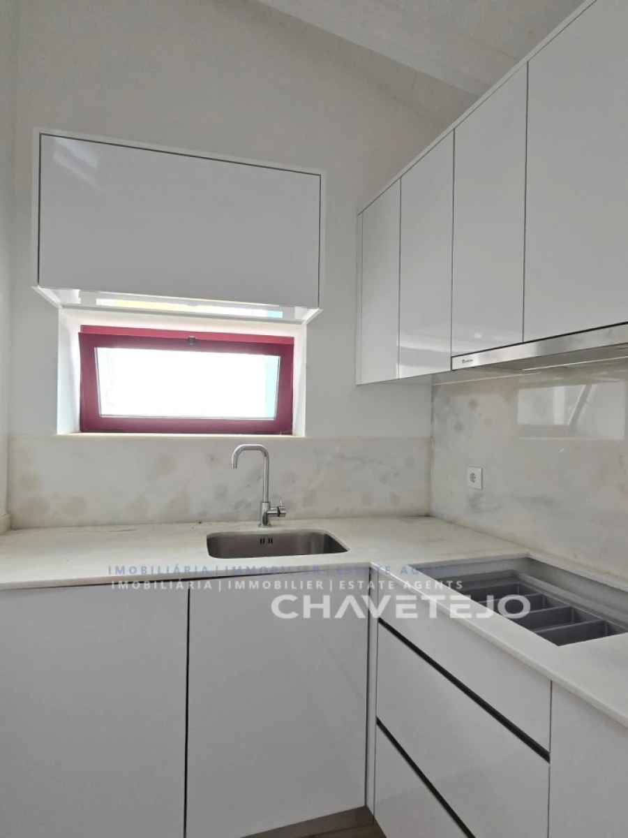 Moradia T2 para Venda em Carregueiros Foto 13