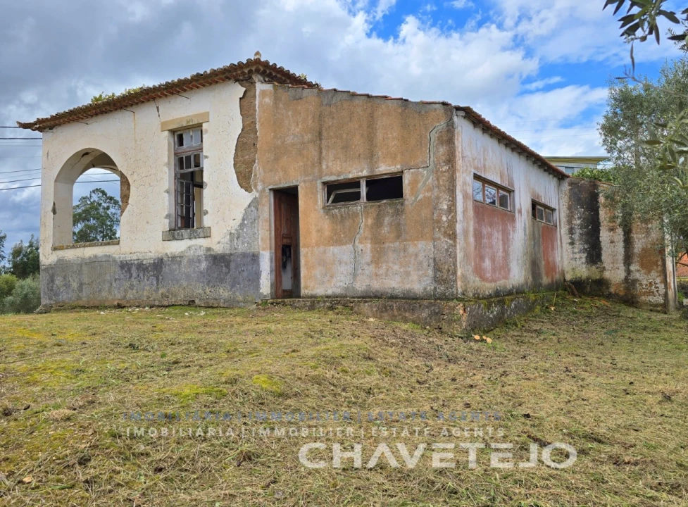 Moradia T2 para Venda em Serra e Junceira Foto 4