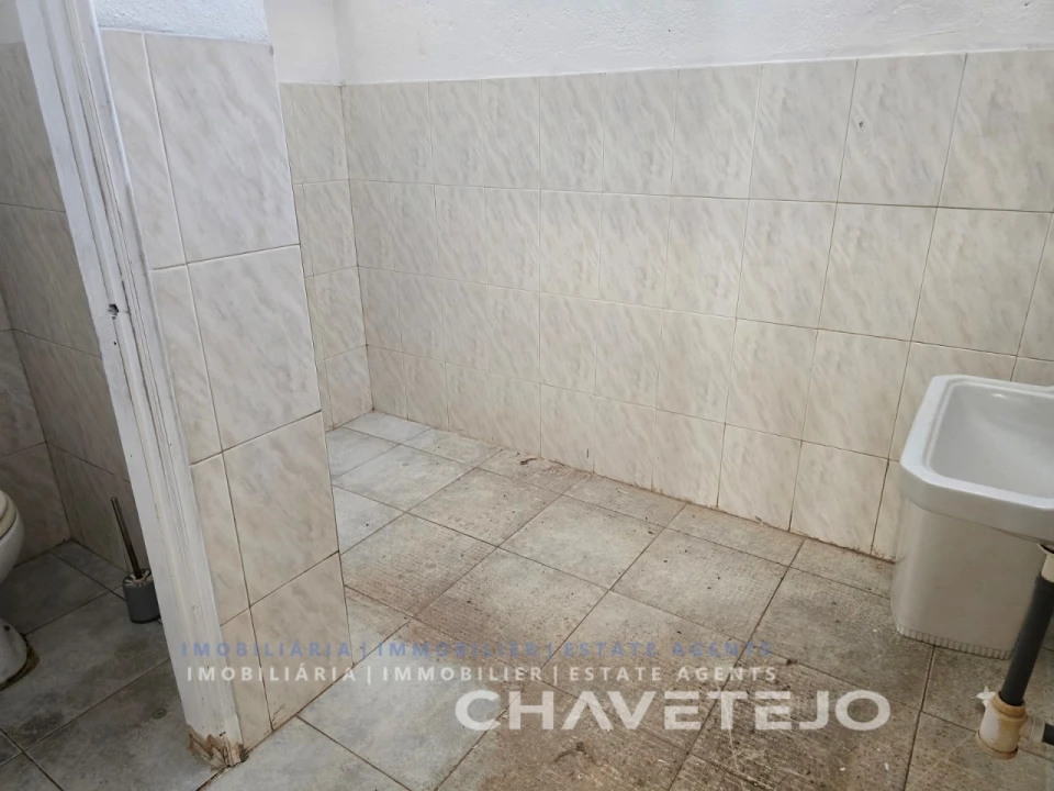 Armazém para Venda em São João Baptista e Santa Maria dos Olivais Foto 8