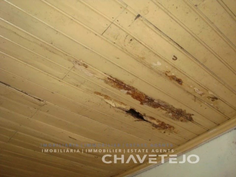 Moradia T2 para Venda em Casais e Alviobeira Foto 4