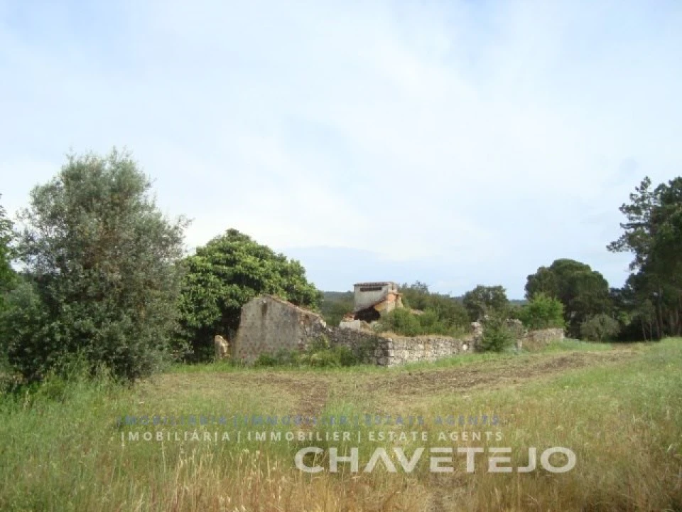 Moradia T2 para Venda em Casais e Alviobeira Foto 8