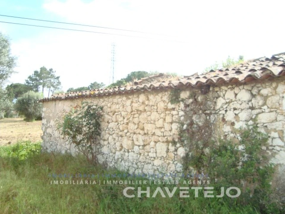 Moradia T2 para Venda em Casais e Alviobeira Foto 10