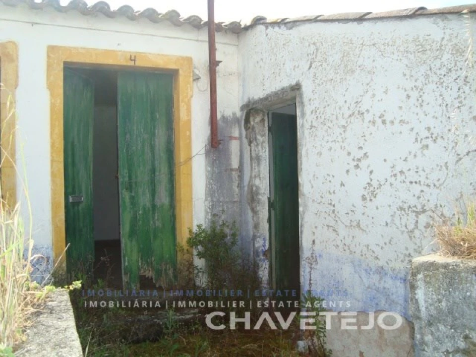 Moradia T2 para Venda em Casais e Alviobeira Foto 12