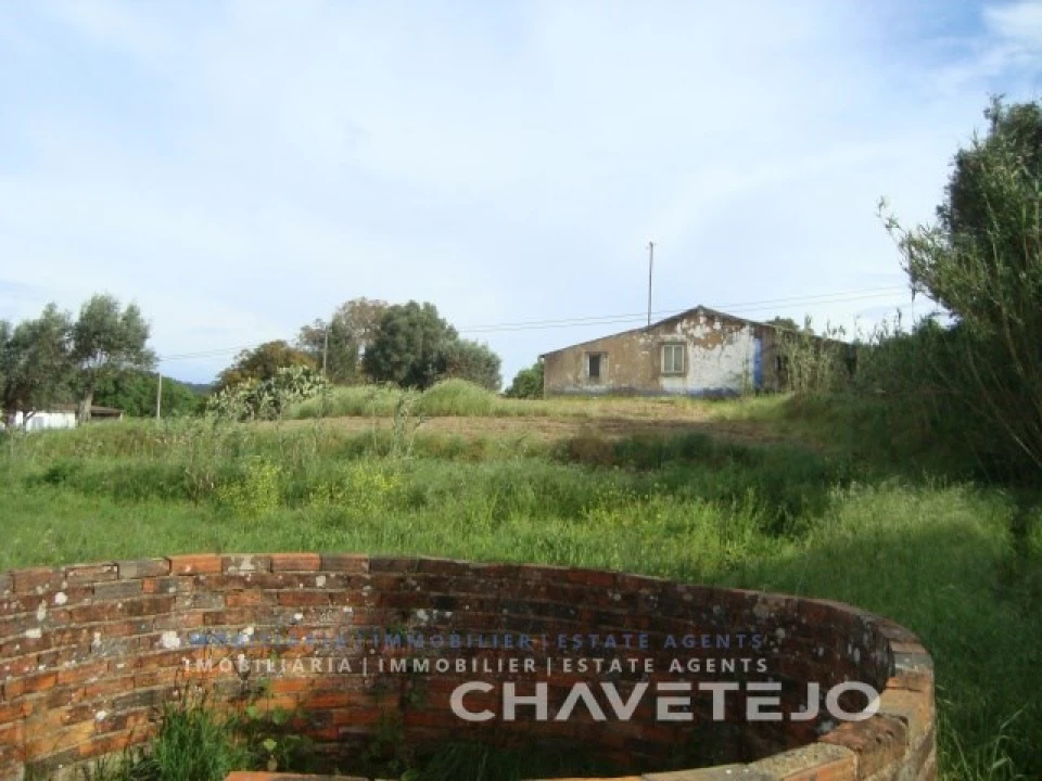 Moradia T2 para Venda em Casais e Alviobeira Foto 16