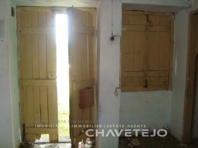 Moradia T2 para Venda em Casais e Alviobeira Foto 5