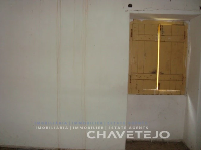 Moradia T2 para Venda em Casais e Alviobeira Foto 6