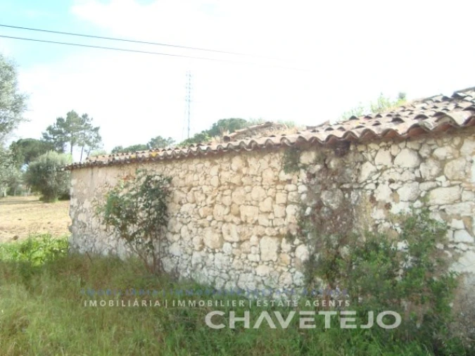 Moradia T2 para Venda em Casais e Alviobeira Foto 10