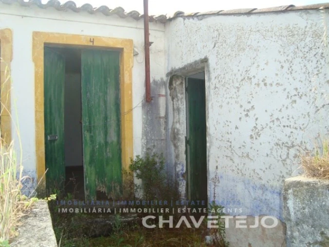 Moradia T2 para Venda em Casais e Alviobeira Foto 12