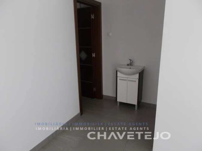 Loja para Venda em São João Baptista e Santa Maria dos Olivais Foto 5