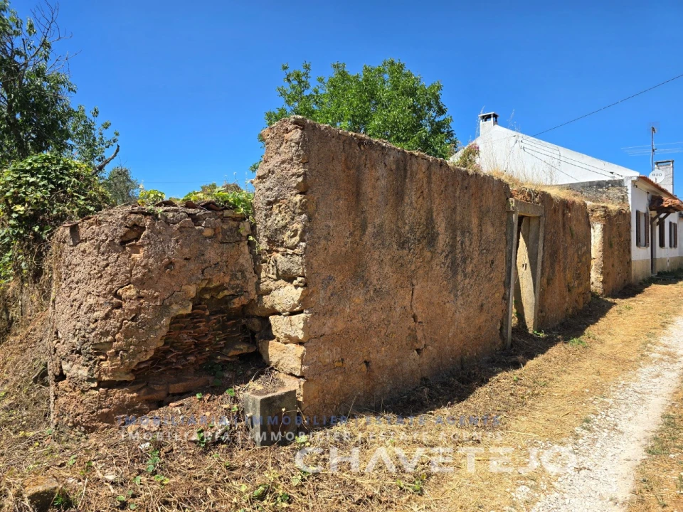 Terreno para Venda em Areias e Pias Foto 1