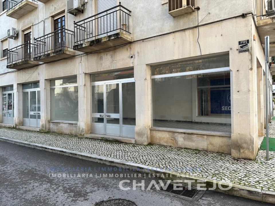 Loja para Arrendamento em São João Baptista e Santa Maria dos Olivais Foto 2