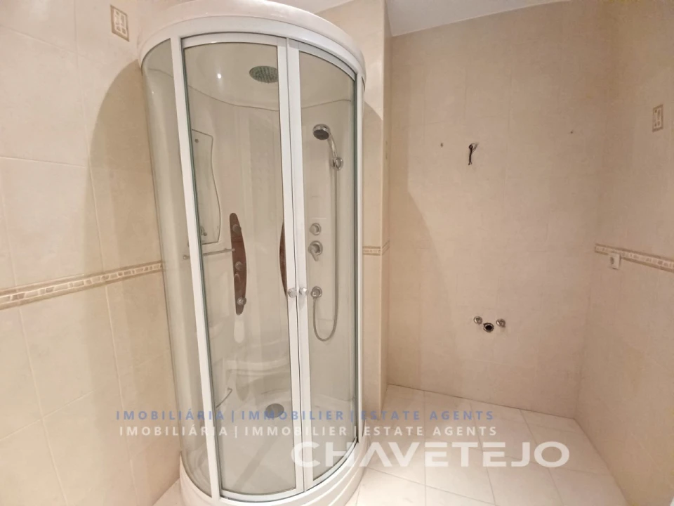 Moradia T3 para Venda em Além da Ribeira e Pedreira Foto 11