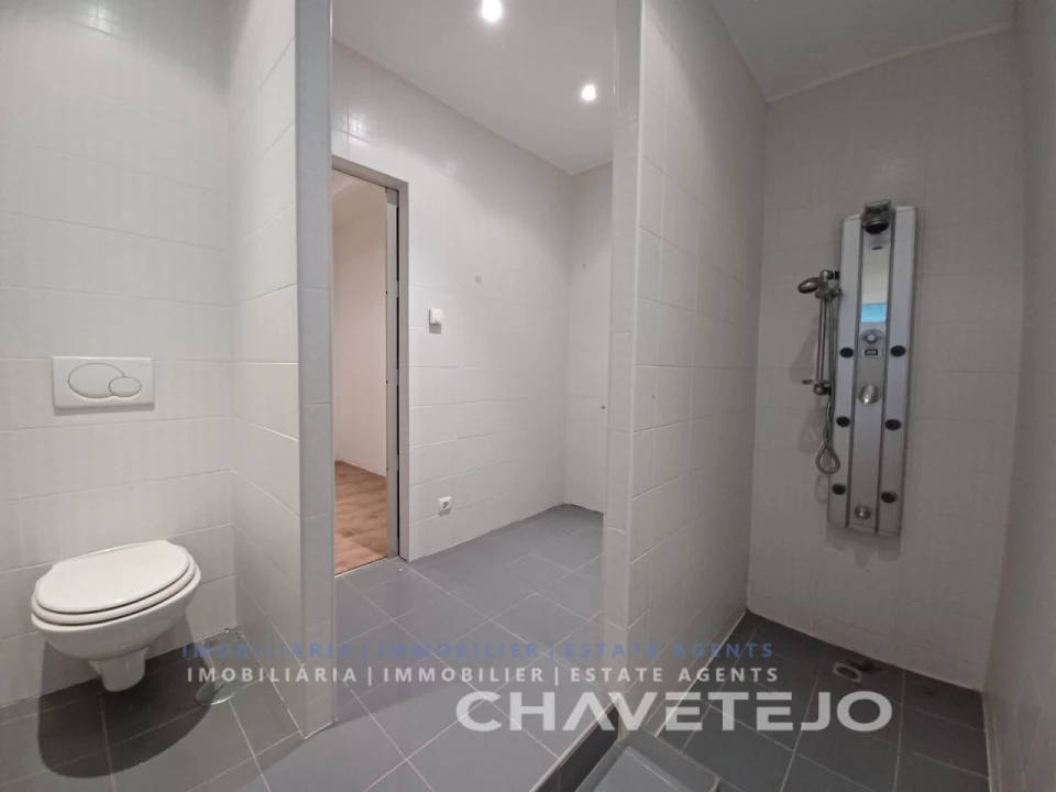 Moradia T3 para Venda em Além da Ribeira e Pedreira Foto 24