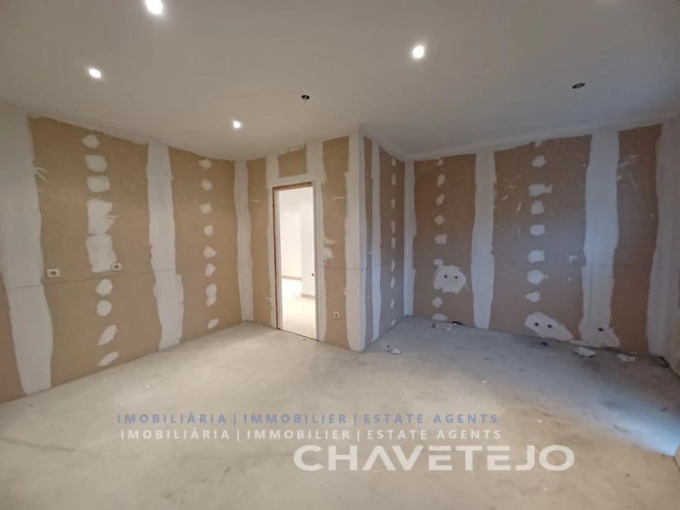 Moradia T3 para Venda em Além da Ribeira e Pedreira Foto 30