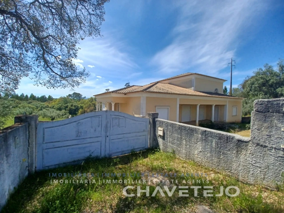 Moradia T3 para Venda em Além da Ribeira e Pedreira Foto 1