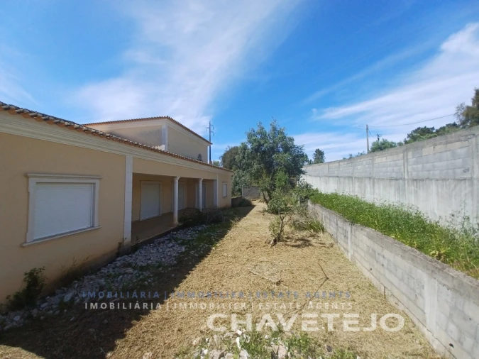 Moradia T3 para Venda em Além da Ribeira e Pedreira Foto 52