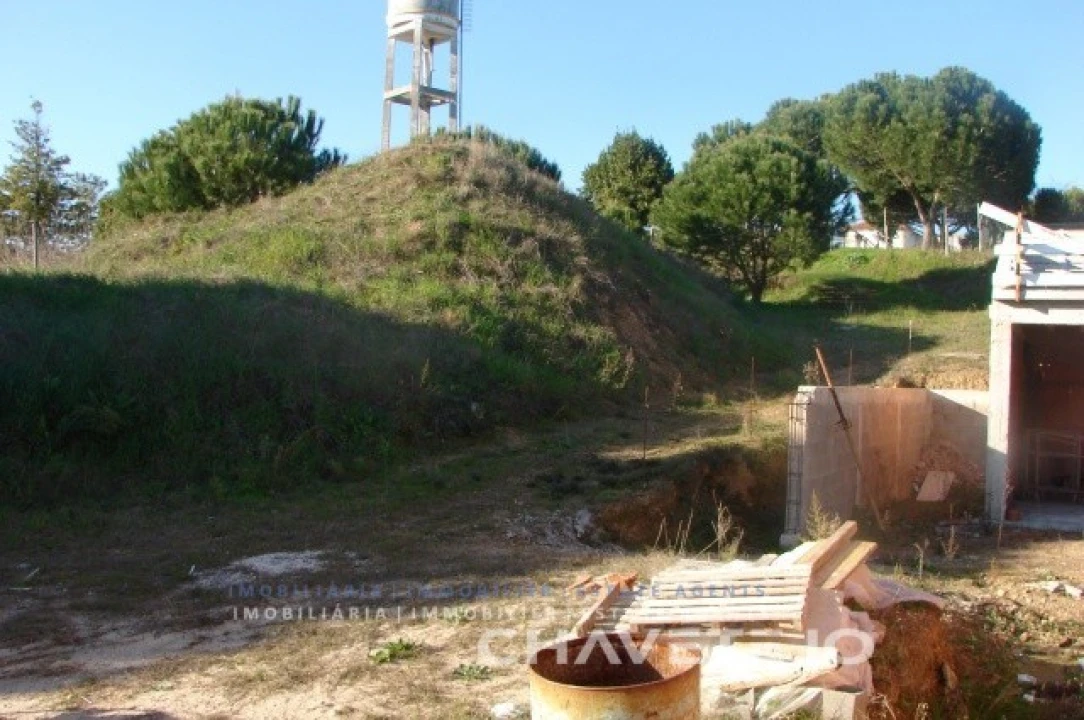 Terreno para Venda em Serra e Junceira Foto 1