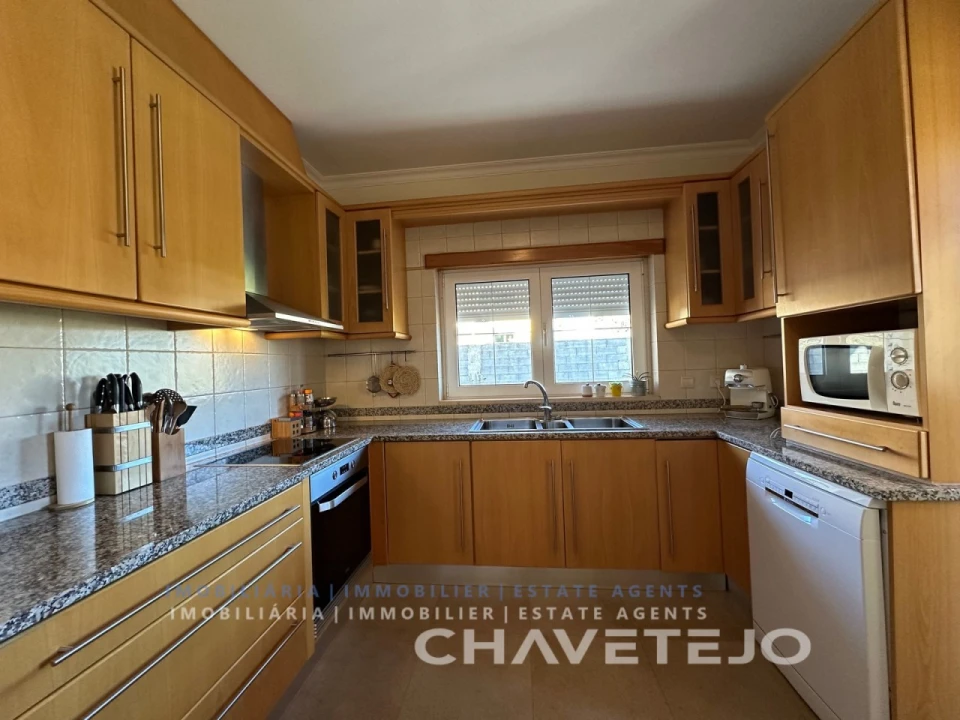 Moradia T4 para Venda em São João Baptista e Santa Maria dos Olivais Foto 12