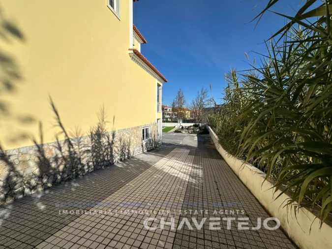 Moradia T4 para Venda em São João Baptista e Santa Maria dos Olivais Foto 64